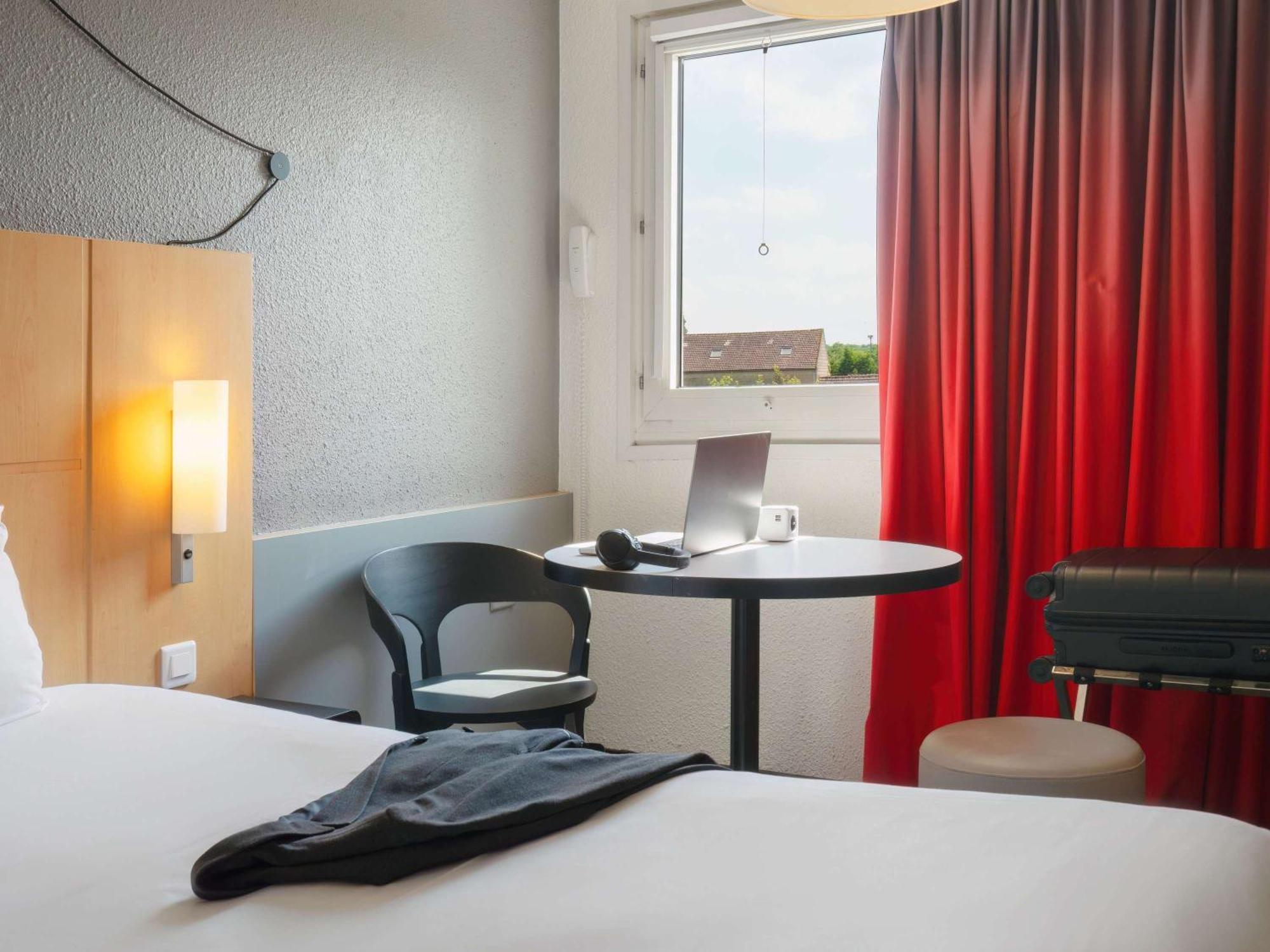 Hotel Ibis Cergy Pontoise Le Port Exteriér fotografie
